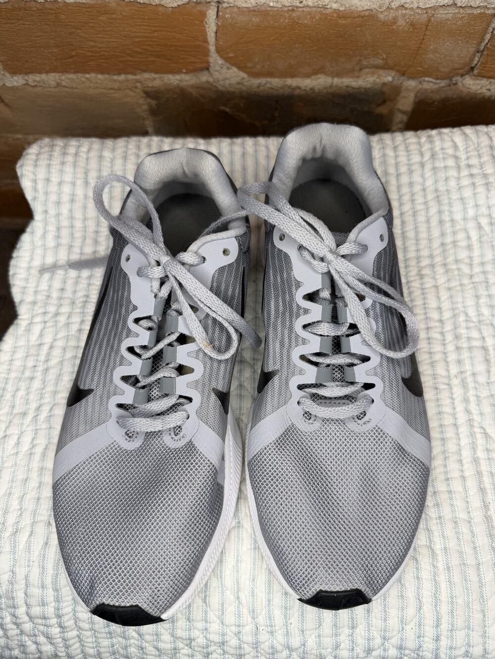 Nike Downshifter 8 Women’s 7 Wolf Gray Metallic Running Shoes 908994-006